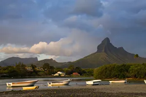 Images Dated 12th February 2009: Mauritius, Western Mauritius, Tamarin, Montagne du Rempart mountain (el