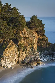 Pacific Gallery: McWay Falls, Julia Pfieffer Burns State Park, Big Sur Coast, California, USA