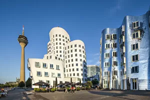 Images Dated 5th January 2015: Media harbour, Frank Gehry buildings, television tower, Düsseldorf, North