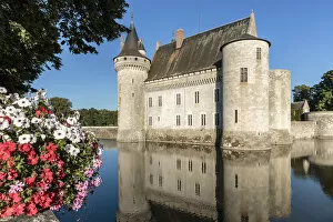 Loire Valley Gallery: Medieval castle with flowers on the foreground. Sully-sur-Loire, Loiret, France