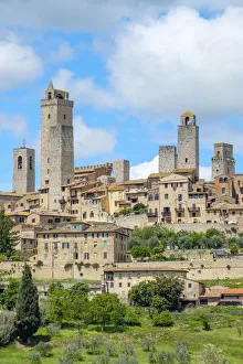 Images Dated 30th August 2019: Medieval tower houses in the Historic Centre of San Gimignano, UNESCO World Heritage Site