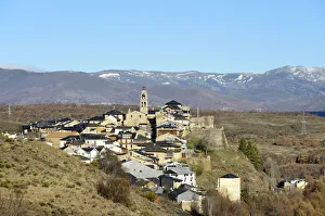 Images Dated 22nd February 2018: The medieval village of Puebla de Sanabria and the mountains of Sanabria. Castilla y Leon