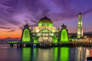 Images Dated 30th August 2018: Melaka Straits Mosque, Malacca City, Malaysia