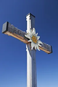 Berchtesgaden Prints: Memorial cross and Edelweiss flower motif on Kehlstein Peak