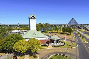 Images Dated 10th January 2017: Memphis, Tennessee, Memphis Visitors Center, Riverside Drive, Memphis Pyramid