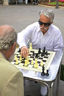 Images Dated 18th February 2016: Men Playing Chess in Santa Catalina Park, Las Palmas de Gran Canaria, Gran Canaria