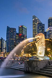 Images Dated 23rd August 2018: The Merlion statue with city skyline in the background, Marina Bay, Singapore
