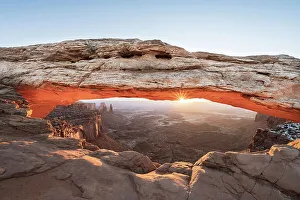 Images Dated 5th January 2023: Mesa Arch at Sunrise, Canyonlands National Park, Utah, USA