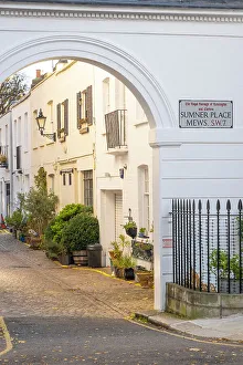 Images Dated 5th January 2023: Mews houses, Kensington, London, England, UK
