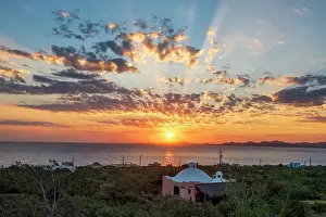 Lifestyle Prints: Mexico; Baja California sur; Baja; La Ventana; El Sargento, Ventana bay, sunrise