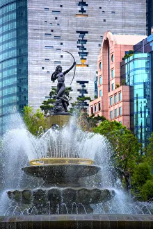 Images Dated 1st July 2016: Mexico, Mexico City, Diana The Archer, Diana The Huntress Fountain, La Diana Cazadora