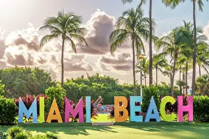 Miami Beach Sign, Ocean Drive Art Deco District South Beach, Miami Beach, Florida, USA