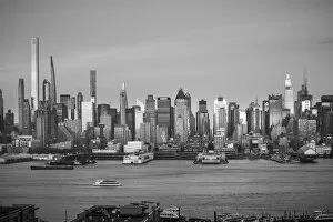 Images Dated 18th May 2022: Midtown Manhattan from New Jersey, New York City, USA