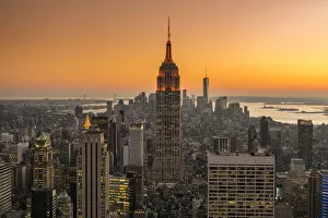 Images Dated 14th December 2015: Midtown Manhattan skyline at sunset, New York, USA