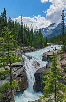 Images Dated 20th April 2023: Mistaya Canyon, Banff National Park, Alberta, Canada
