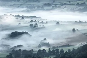 Powys Gallery: Misty dawn view over the Usk Valley from Tor y Foel, Brecon Beacons National Park, Powys