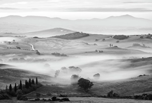 Tour Prints: Misty morning in the Val D'orcia, Tuscany, Italy