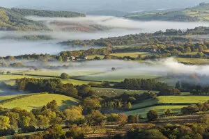 Images Dated 6th January 2016: Misty valley in The Western Brecon Beacons National Park, Wales, United Kingdom