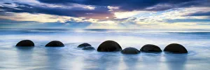 Images Dated 29th November 2016: Moeraki Boulders at Sunrise, Otago Coast, New Zealand
