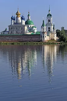 Images Dated 14th December 2010: Monastery of St James (Spaso-Yakovlevsky Monastery), lake Nero, Rostov, Yaroslavl region