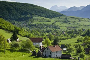 Images Dated 4th February 2008: Montenegro, Eastern Montenegro Mountains, Dapasici