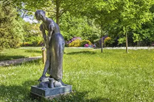Early Summer Prints: Monument Brunnenmaiden in the spa gardens of Bad Homburg vor der Hohe