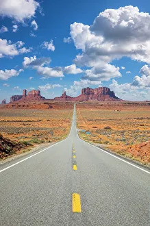 March Gallery: Monument Valley from Route 163, Utah, USA