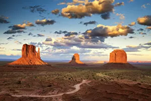 Images Dated 29th November 2016: Monument Valley Tribal Park, Arizona, USA