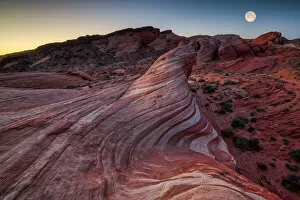 Images Dated 26th April 2022: Full Moon over Fire Wave, Valley of Fire State Park, Nevada, USA