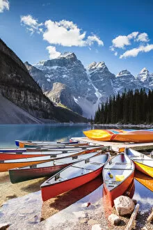 Canoe Gallery: Moraine lake in autumn, Banff National Park, Alberta, Canada