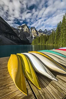 Images Dated 17th August 2016: Moraine Lake, Banff National Park, Alberta, Canada