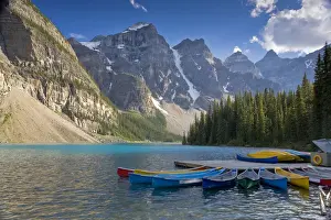 Moraine Lake and Valley of 10 Peaks (Wenkchemna Peaks) at sunrise, Banff National Park