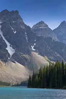 Moraine Lake and Valley of 10 Peaks (Wenkchemna Peaks) at sunrise, Banff National Park