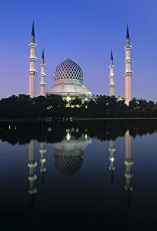 Mosques Gallery: Mosque, Shah Alam