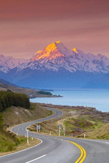 Mount Cook (Aoraki) illuminated at sunset, Lake Pukaki, Mackenzie Country, Canterbury