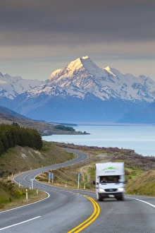 South Pacific Gallery: Mount Cook (Aoraki), Lake Pukaki, Mackenzie Country, Canterbury, South Island, New