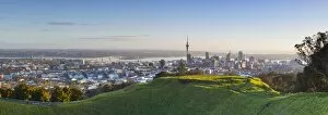 Central Business District Collection: Mount Eden volanic crater & City Skyline Auckland, North Island, New Zealand, Australasia