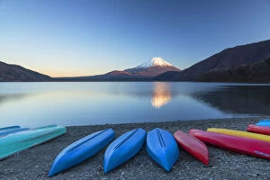 Images Dated 14th February 2020: Mount Fuji and Lake Motosu at sunset, Yamanashi Prefecture, Japan