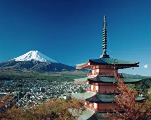 Images Dated 12th February 2008: Mount Fuji & Pagoda, Hakone, Honshu, Japan