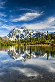 Images Dated 4th October 2017: Mount Shuksan Reflecting in Picture Lake, Mt. Baker-Snoqualmie National Forest, Washington