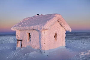 Finland Gallery: Mountain hut ice covered - Finland, Northern Ostrobothnia, Ruka, Valtavaara - Lapland