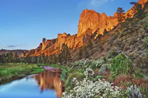 Deschutes Prints: Mountain impression am Crooked River in Smith Rocks - USA, Oregon, Deschutes