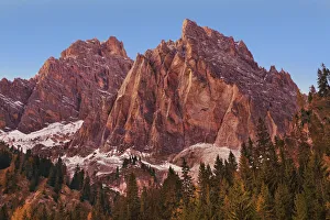 Mountain impression Monte Cristallo - Italy, Veneto, Belluno, Dolomiti d'Ampezzo Mountain impression Monte Cristallo - Italy, Veneto, Belluno, Dolomiti d'Ampezzo