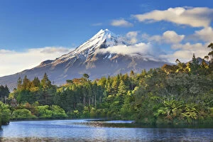 Cumulonimbus Cloud Collection: Mountain impression Taranaki (Mount Egmont) - New Zealand, North Island, Taranaki