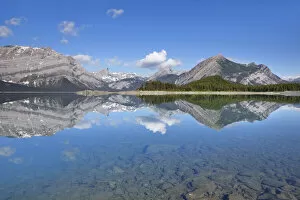Images Dated 4th March 2021: Mountain impression at Upper Kananaskis Lake - Canada, Alberta, Kananaskis Country