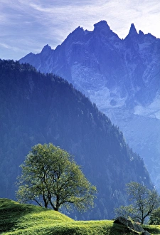 Country Side Prints: Mountain landscape