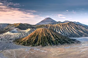 Images Dated 13th September 2018: Mountains Bromo, Semeru, Batok and Widodaren at sunrise, Bromo Tengger Semeru National