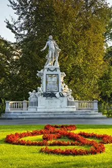 Images Dated 11th September 2017: Mozart statue, Burggarten, Vienna, Austria