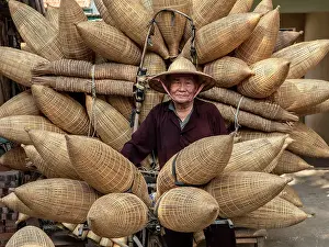Hanoi Prints: Mr Luong Son Bac, legendary maker of traditional bamboo fish traps