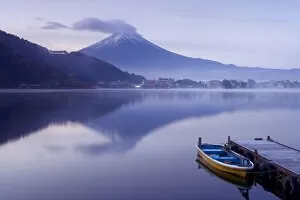 Mount Fuji Gallery: Mt. Fuji & Lake Kawaguchi, Kansai region, Honshu, Japan